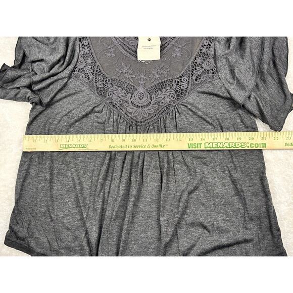 AND THE WHY Top Women’s Sz Small Grey RUFFLE SLEEVE BABYDOLL Shirt Boho Crochet - Picture 5 of 8